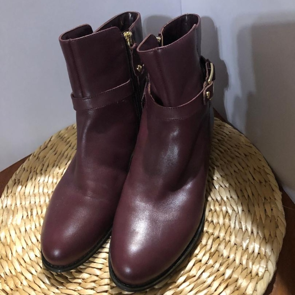 Isaac Mizrahi Live Bordeaux Bootie!